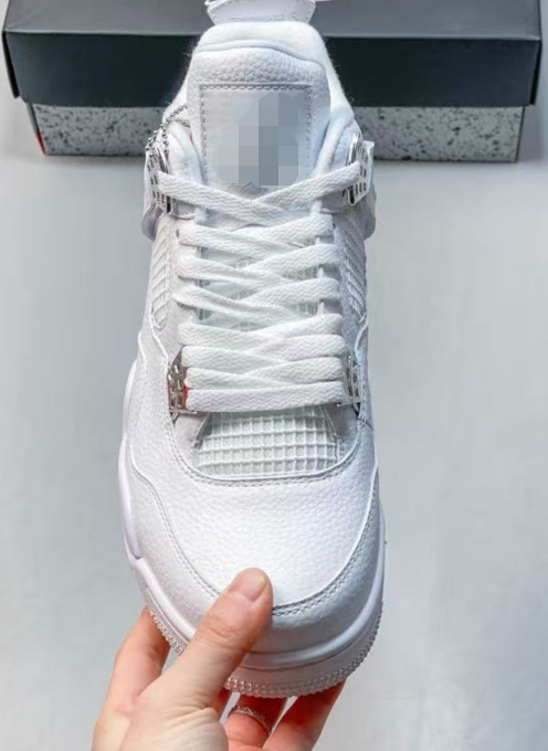 Weiße Basketballschuhe