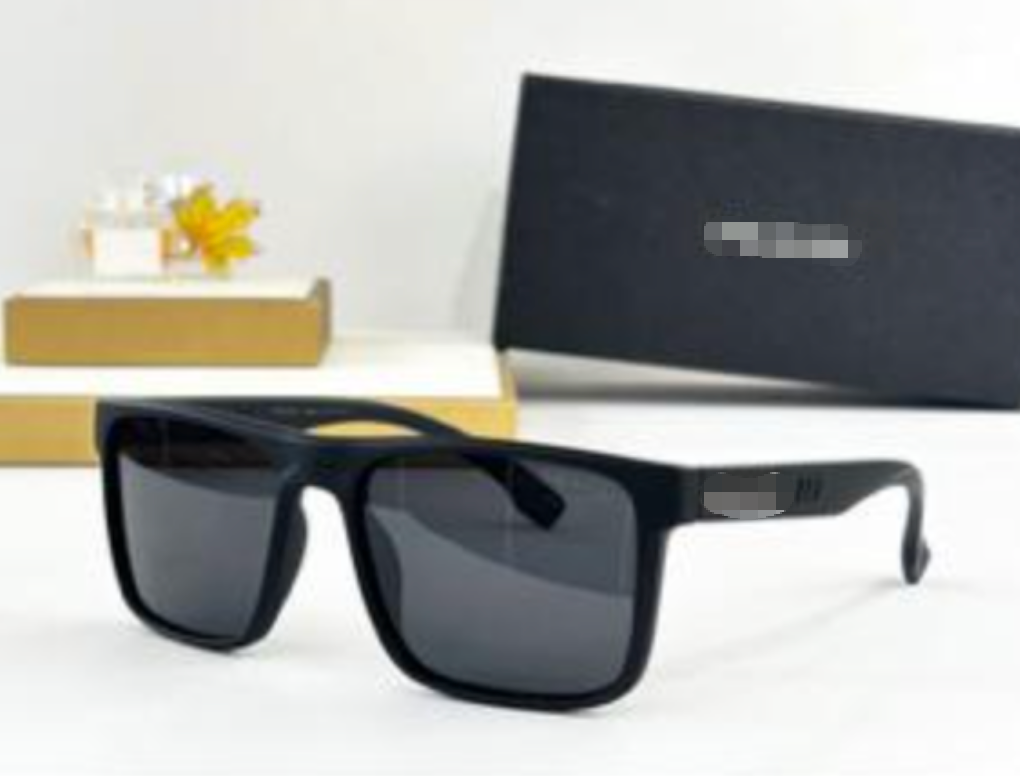 Square black-rimmed sunglasses