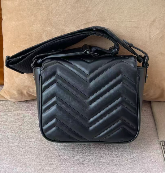 Schwarze Umhängetasche aus Leder