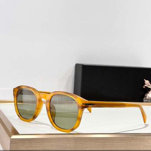 ブラウンのフルフレームサングラス