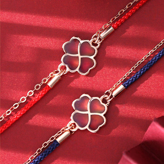 Armband aus 925er Sterlingsilber mit farbwechselndem vierblättrigem Kleeblatt, Freundschafts- und Glücksschutz, geflochtenes Seil aus roter Schnur