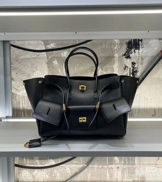 Bolso de hombro de cuero negro